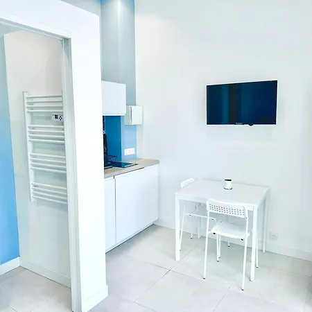 3 Independants Dans Avec Piscine *