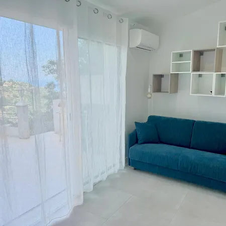 3 Independants Dans Avec Piscine